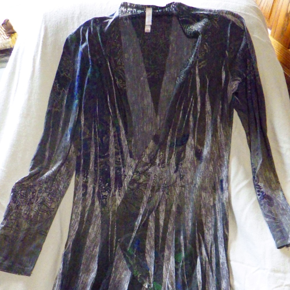 Light  Patterned Gray Womens Large Exhiliration Shawl Shirt  Wrap